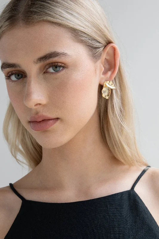 OVERSIZED PETAL EARRING