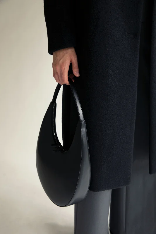 STRUCTURED CURVED SHOULDER BAG